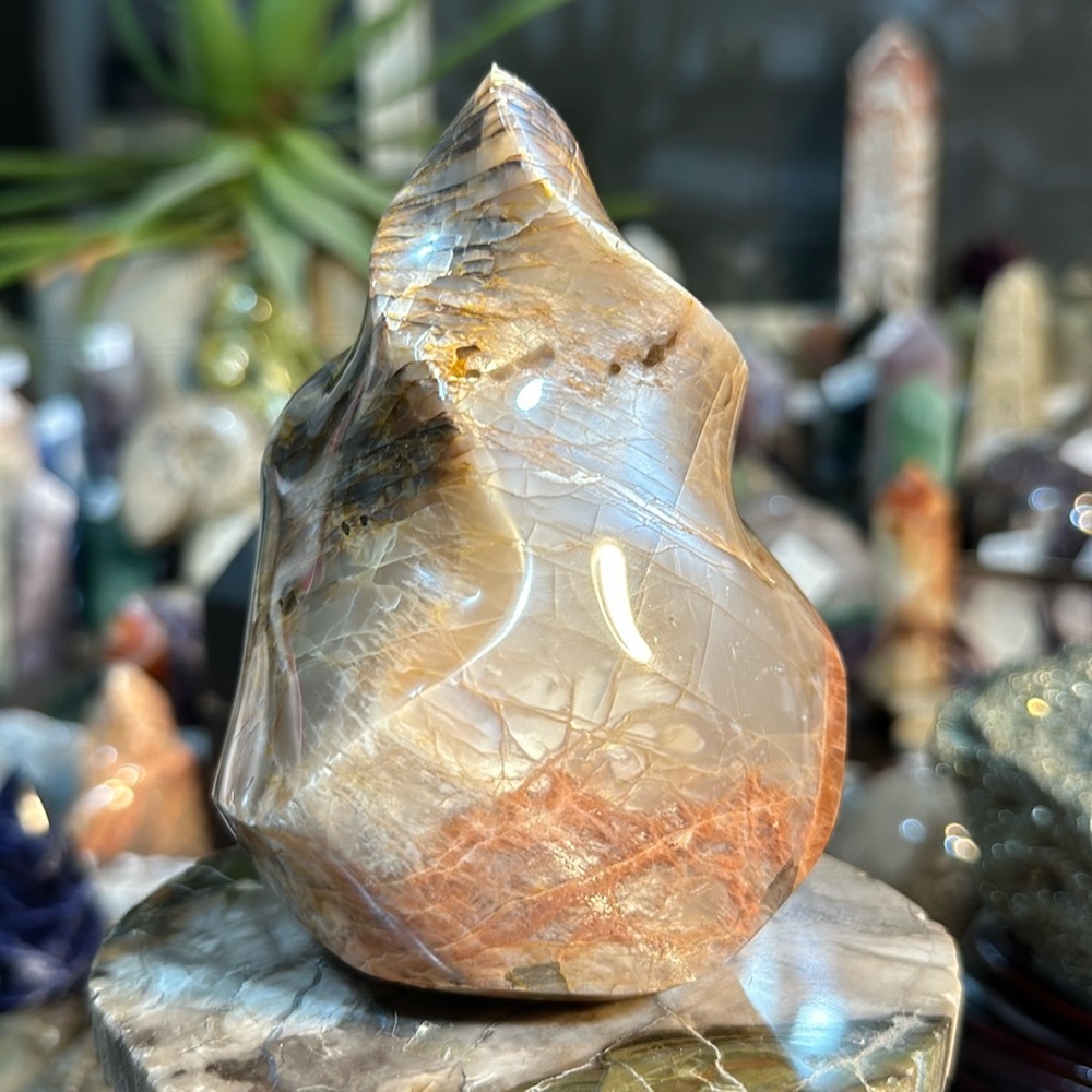 🌸SALE🌸 Peach Moonstone Crystal Flame Carving With Flash!